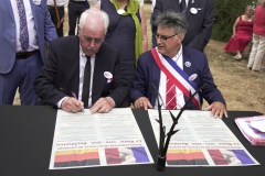 Oliver-von-Guerard-Unterzeichnung-der-Charta-2025-07-14-15-19-15-Uhr-3